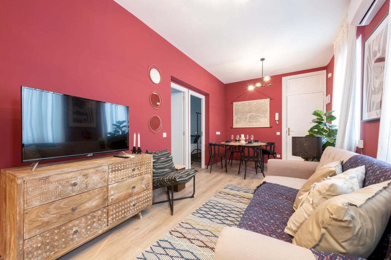 3 Bedrooms 1 Bathroom Furnished - Lavapies- Mintystay マドリード エクステリア 写真
