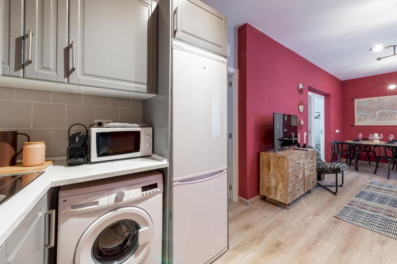 3 Bedrooms 1 Bathroom Furnished - Lavapies- Mintystay マドリード エクステリア 写真