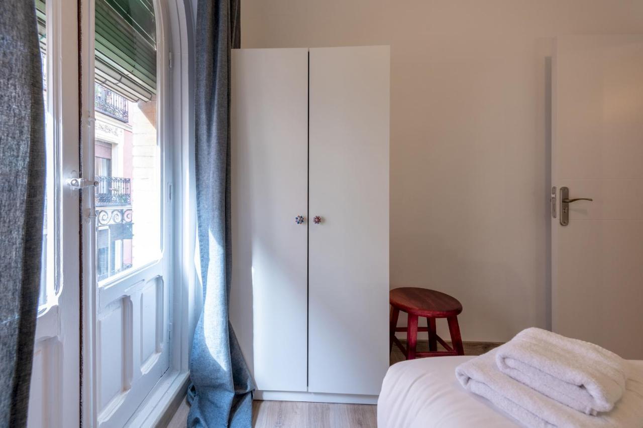3 Bedrooms 1 Bathroom Furnished - Lavapies- Mintystay マドリード エクステリア 写真