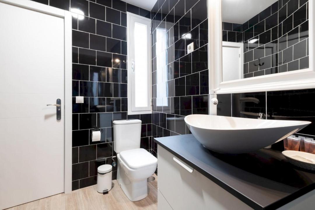 3 Bedrooms 1 Bathroom Furnished - Lavapies- Mintystay マドリード エクステリア 写真