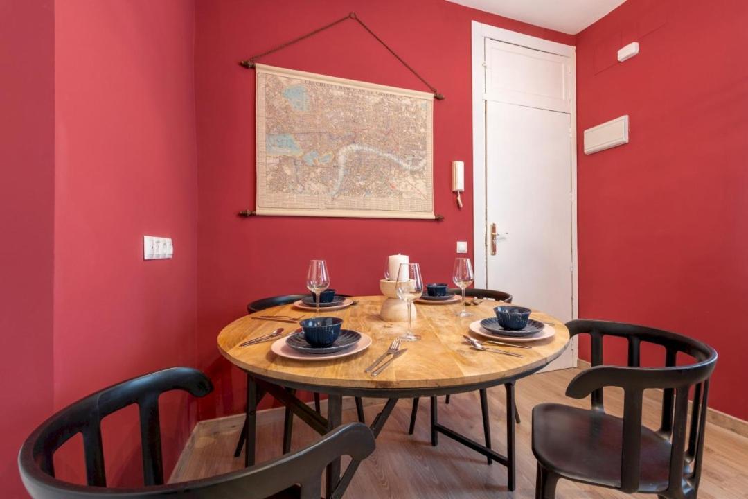 3 Bedrooms 1 Bathroom Furnished - Lavapies- Mintystay マドリード エクステリア 写真